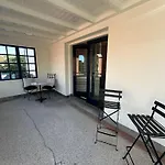 Romantic Rouge Suite - With Round Bath