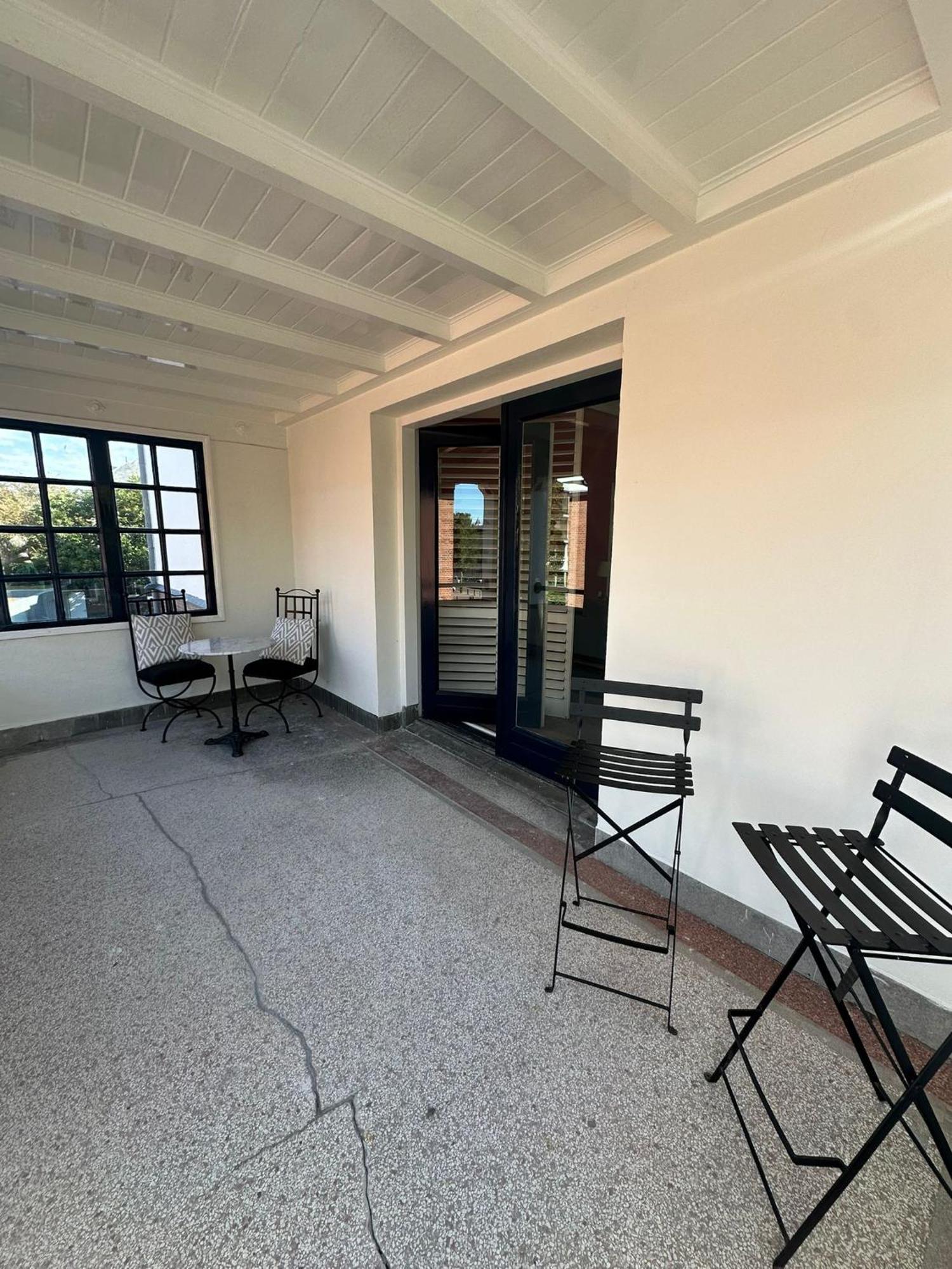 Romantic Rouge - With Round Bath Hotel